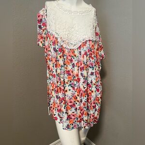 TORRID Plus Women’s Multicolor Floral Crochet - Lined Neckline Blouse Size 3